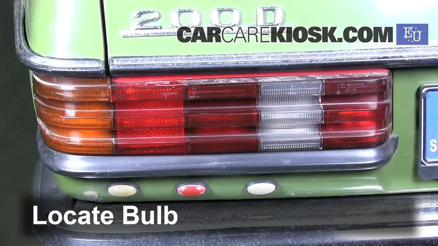 1983 Mercedes-Benz 200D 2.0L 4 Cyl. Diesel Lights